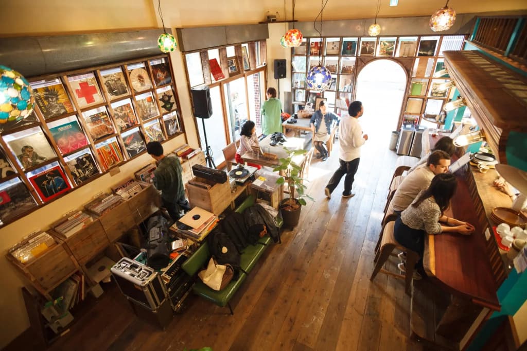 The Pax Hostel, Cafe & Records - photo 22