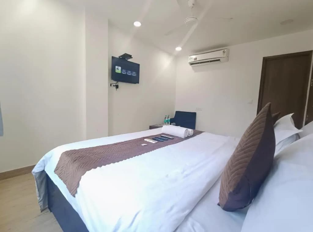 Mauryan Elite Hotel @ Devli Khanpur - photo 1