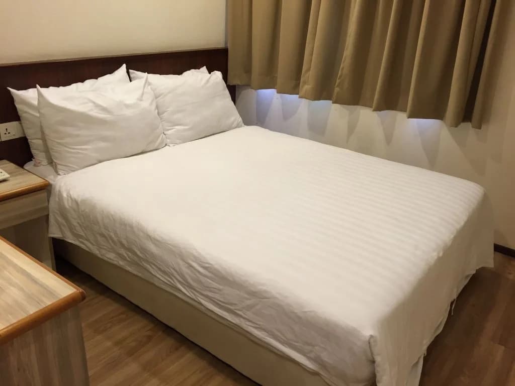Lai Lai Hotel - photo 2