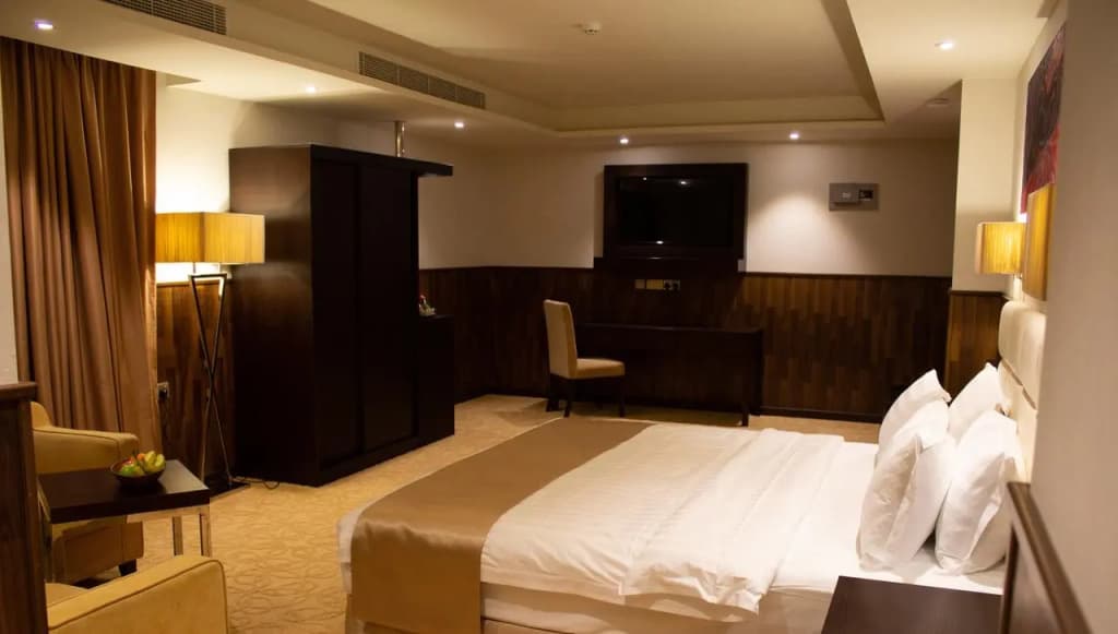 The Secure Inn Hotel - photo 5