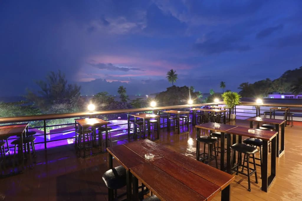 Balcony Party Hostel Beachfront - Adults Only - photo 16