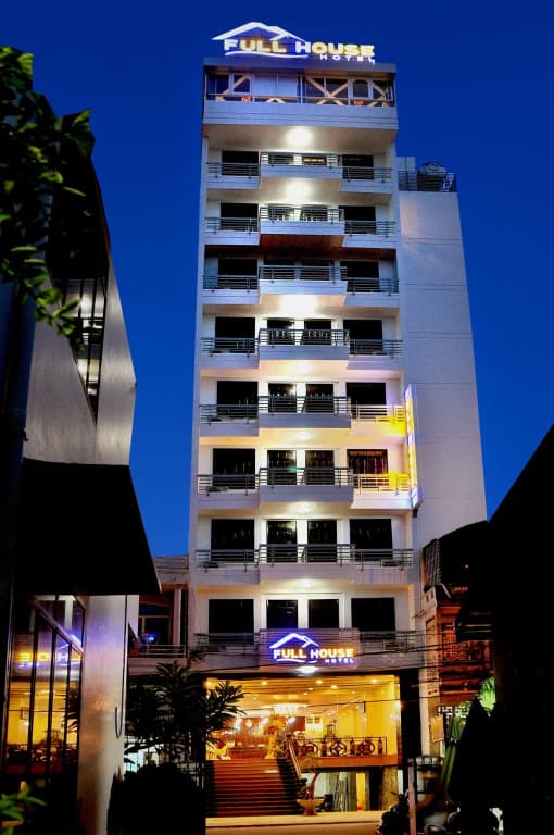Full House Hotel - main photo