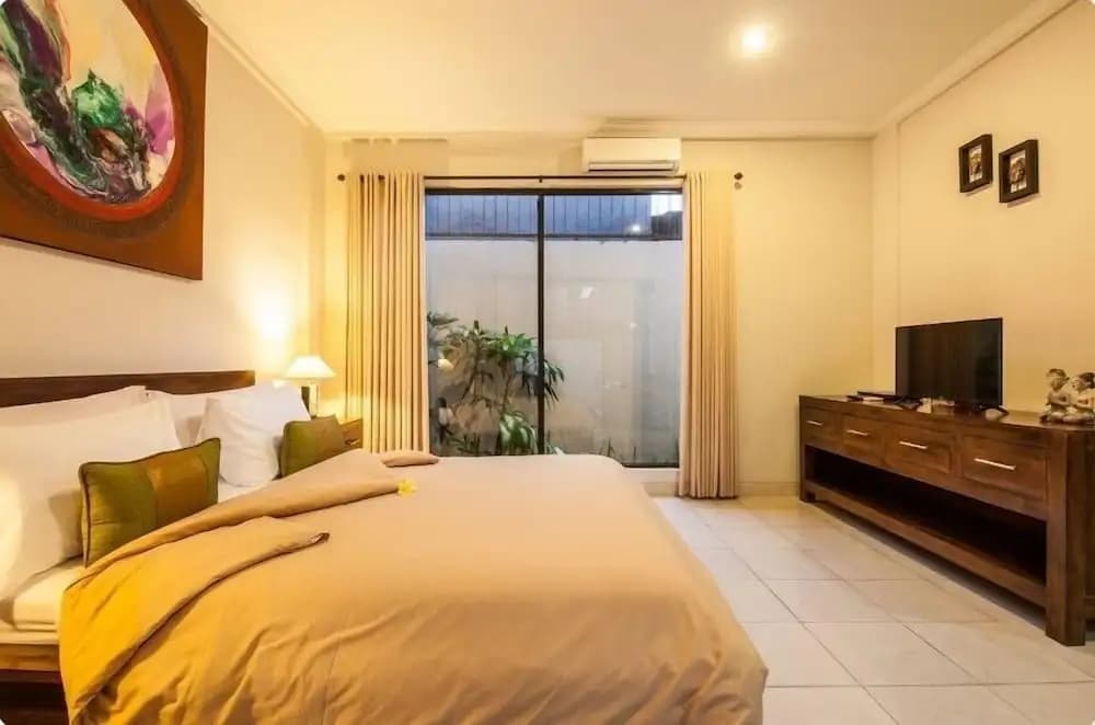 SMV . 4-BR · 4BR Pool Prime Area Walk To Beach N Shops Legian - photo 5