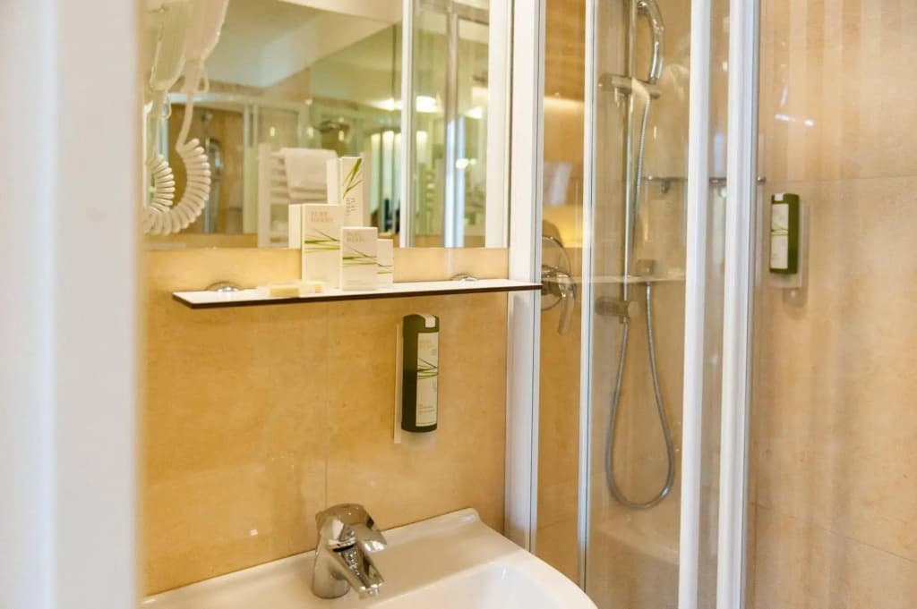 Leone Hotel - photo 8