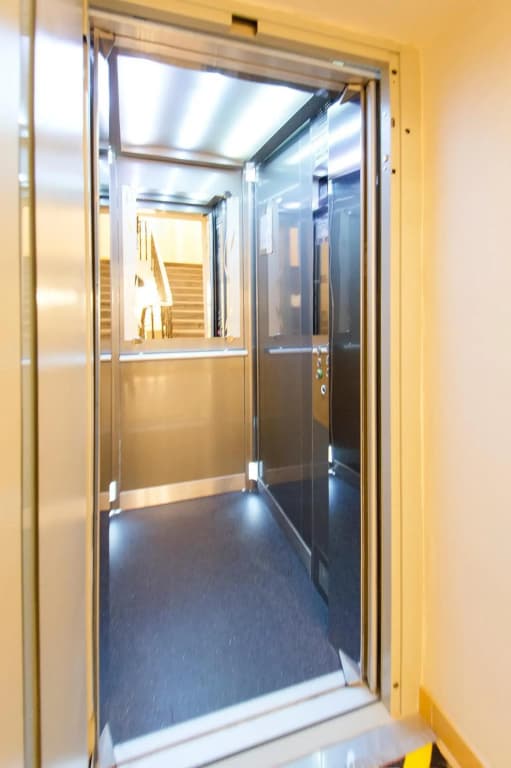 Modern apartment Spanelska - photo 11