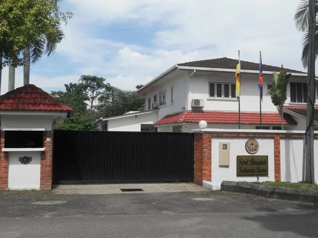 The U Thant - photo 13
