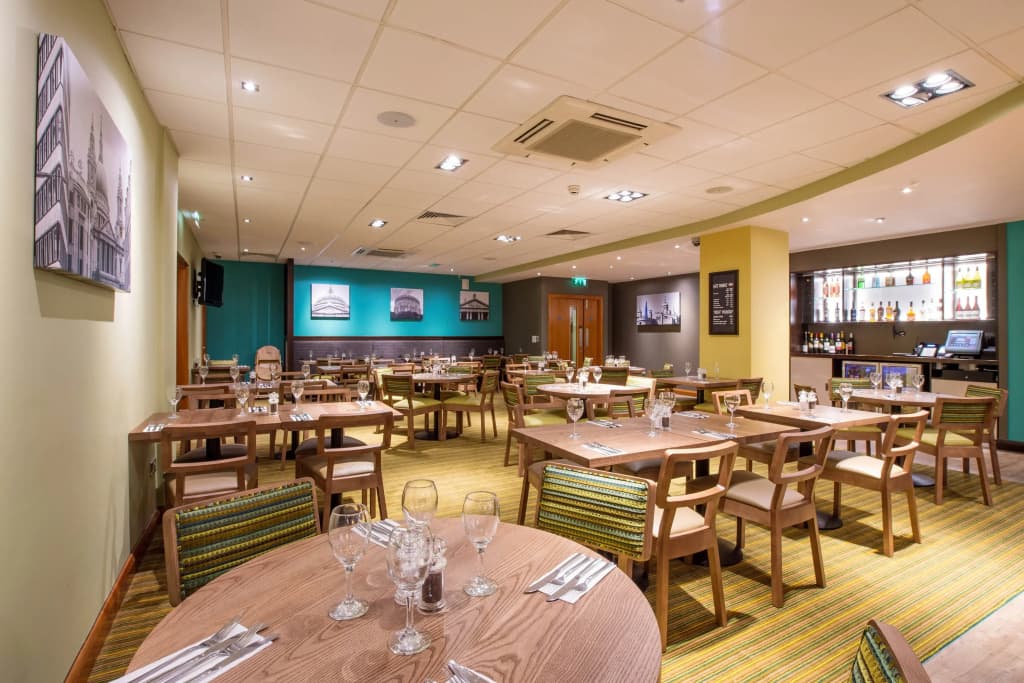 Premier Inn London City - Tower Hill - photo 14