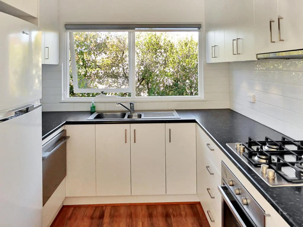 Glen Iris, Quiet Boutique 2 bedroom Netflix, WIFI, Parking, Free Wine - photo 10