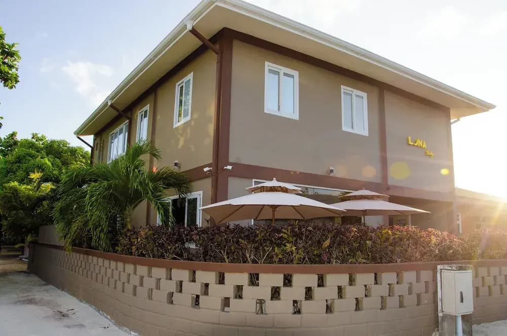 Luna lodge - photo 1