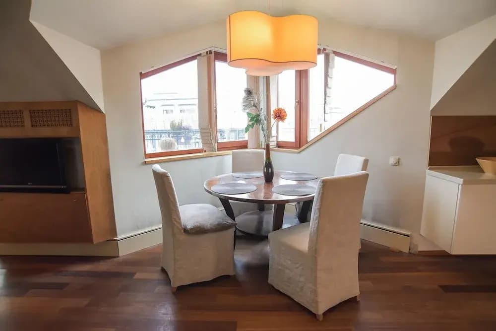 Pelicanstay Montaigne Apartments - photo 3