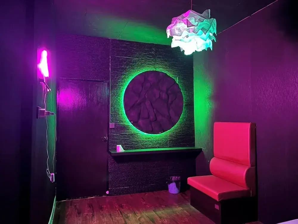 Doctor Alien Hostel - photo 1