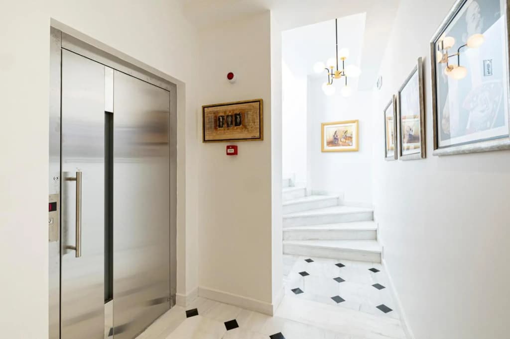 301- HiEndAccomodation-TopLocation - photo 11