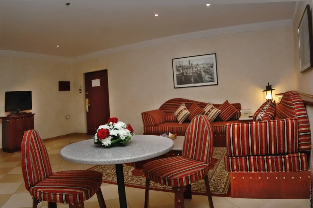 Al Liwan Suites - photo 21