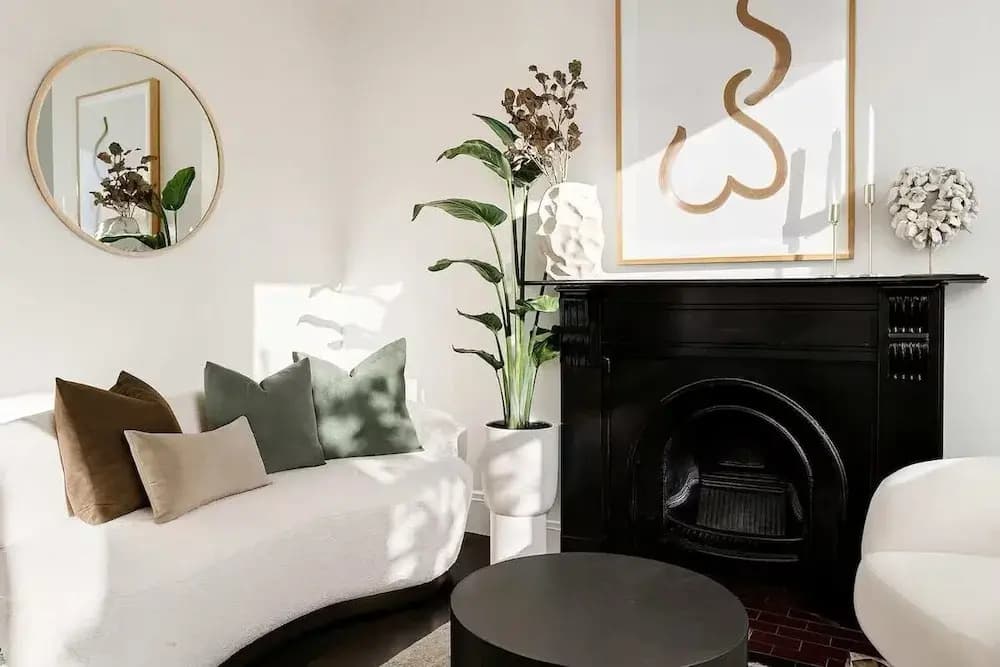 Stylish 4BR City Retreat - photo 21