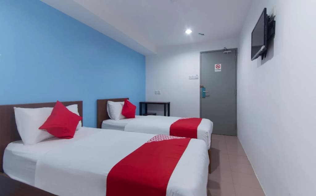 Lux Hotel - photo 1