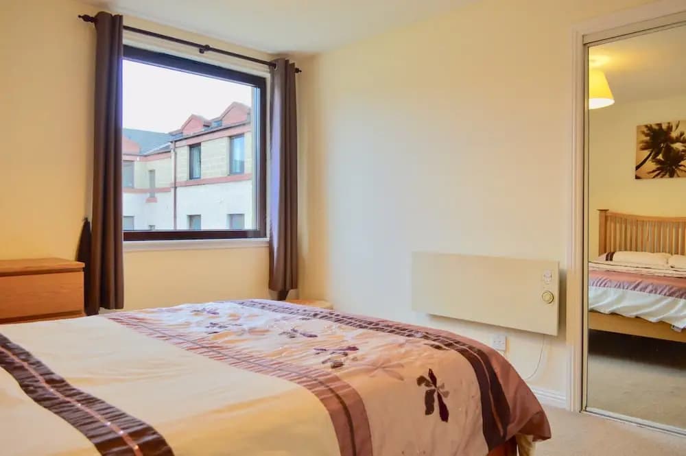 2 Bedroom Flat In Edinburgh - photo 6