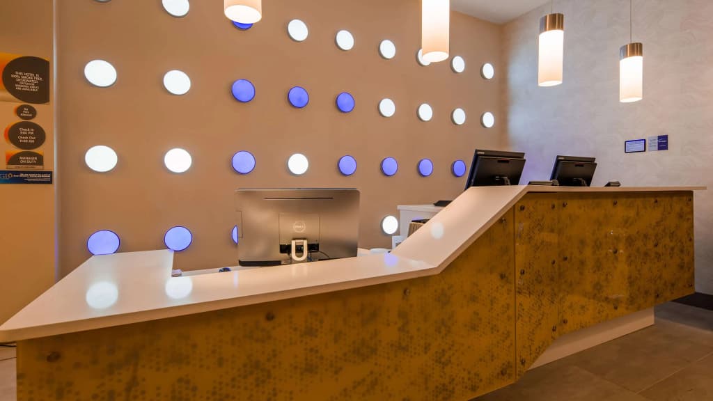 GLō Best Western Brooklyn NYC - photo 2