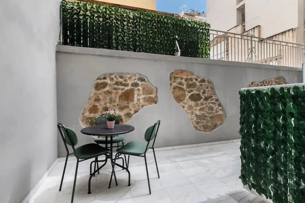 Kolonaki Cocoon - 2-BR Stylish Apt - photo 16