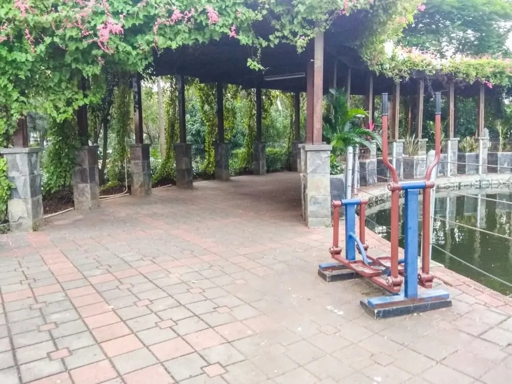 2BR Apartment @ Green Pramuka City - photo 13