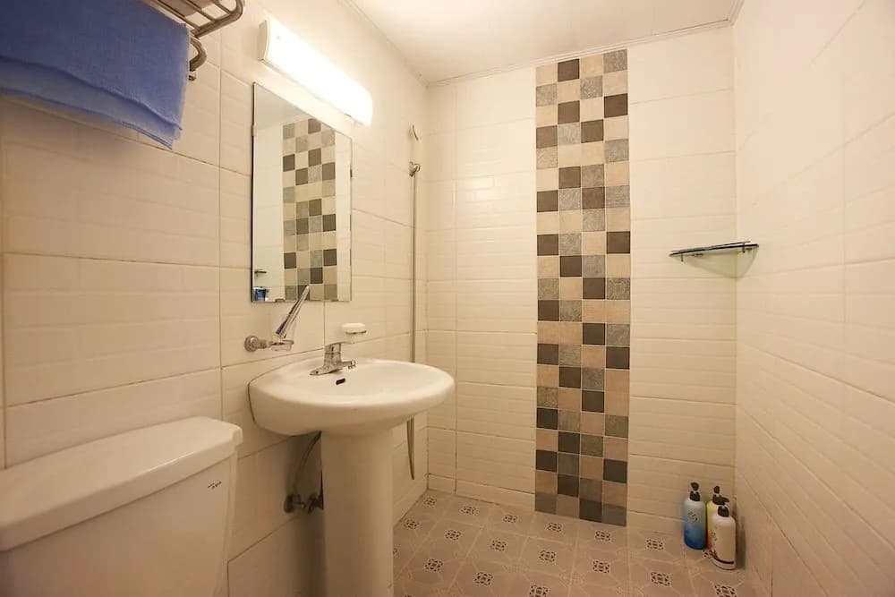 Bobos Motel - photo 11