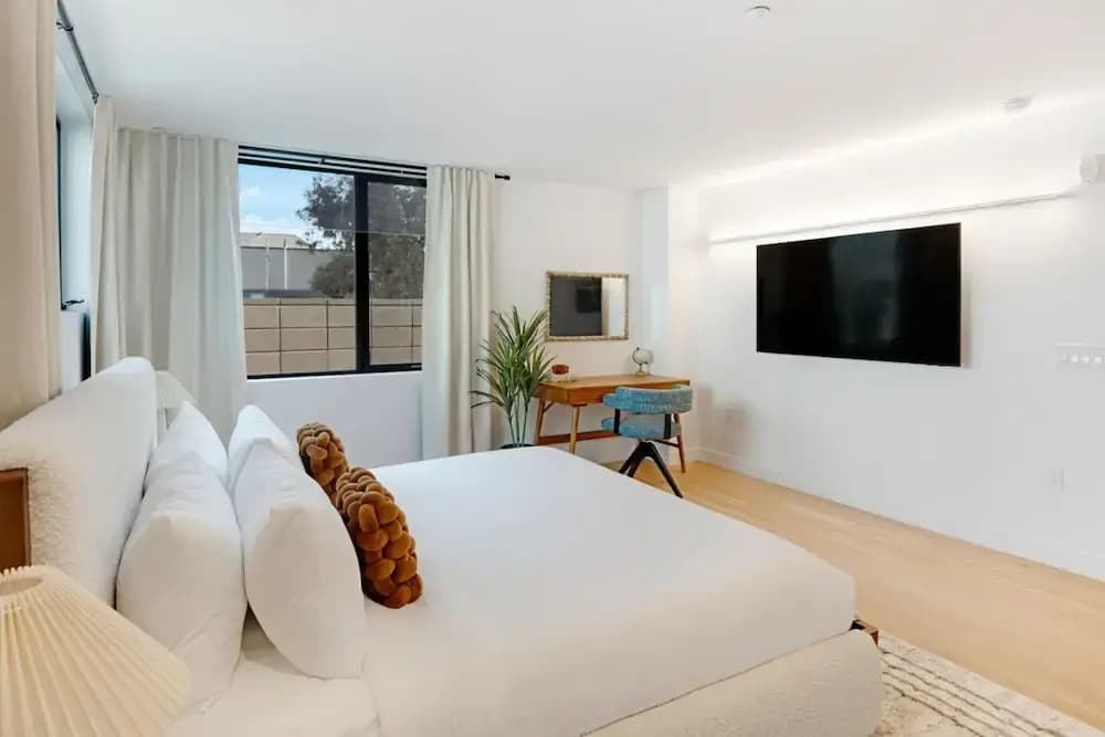 The Santa Monica Sunset - Beachfront Luxury - photo 18