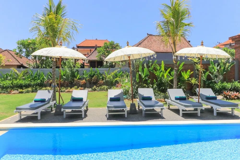 D Anyar Stay and Surf - photo 14