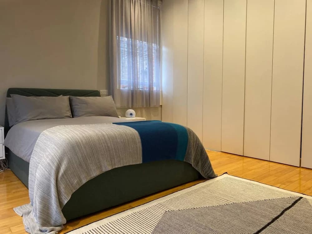 Beautiful 2 Bedroom Property in Earl's Court - photo 4