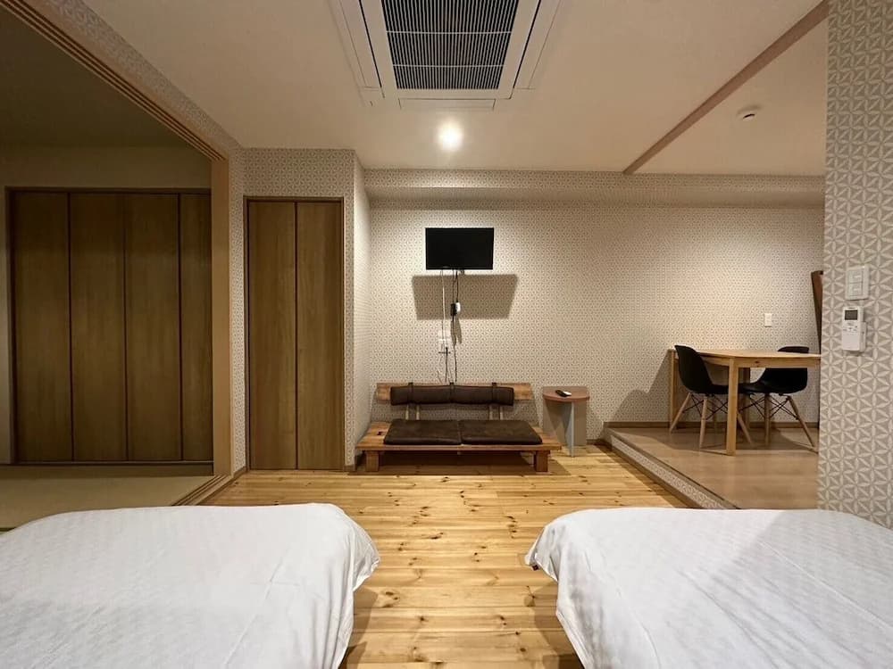 Shimanouchi Luxury Apartment - photo 26