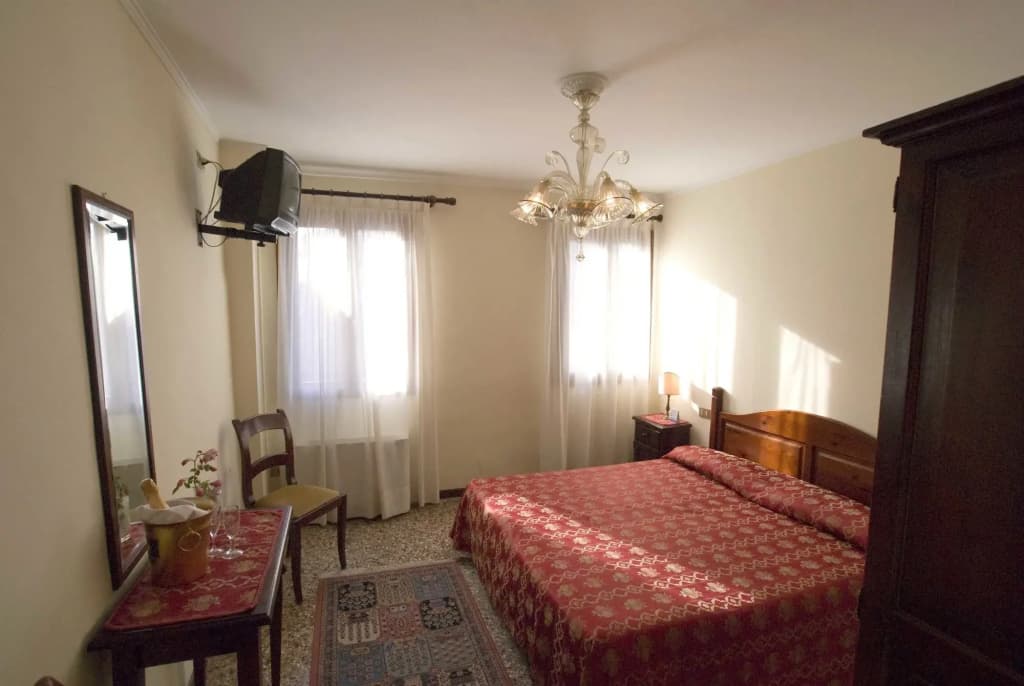 Tivoli Hotel - photo 16