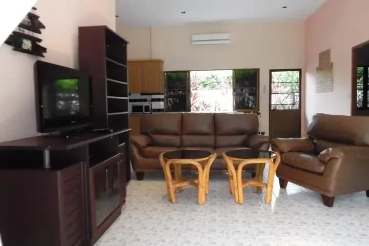 3 Bedroom Villa in Tropical Garden - photo 2