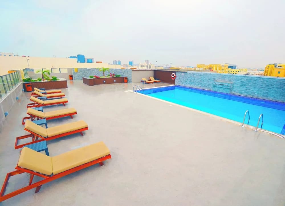 The Grand Lux Hotel - photo 12