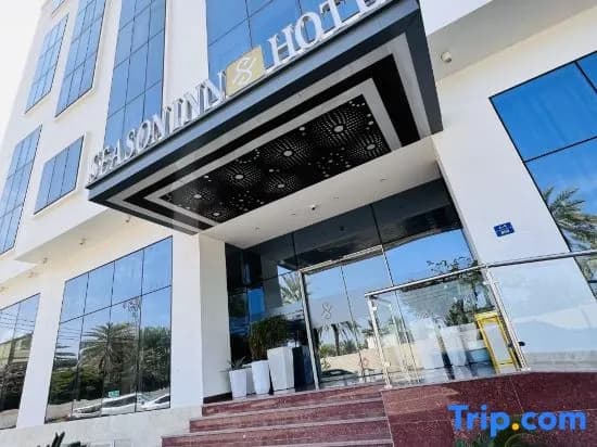 Season Inn Hotel - photo 1