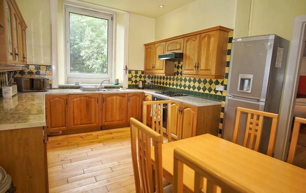 Spacious 2 Bedroom Flat, Leith Walk - photo 14