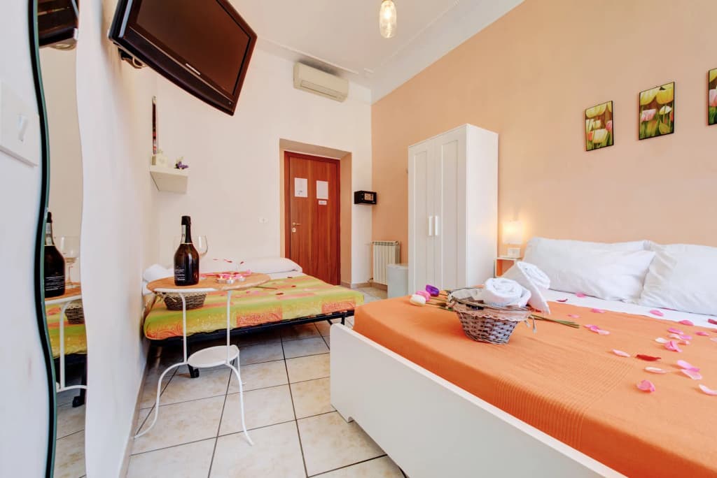 In the Center Guesthouse - photo 4