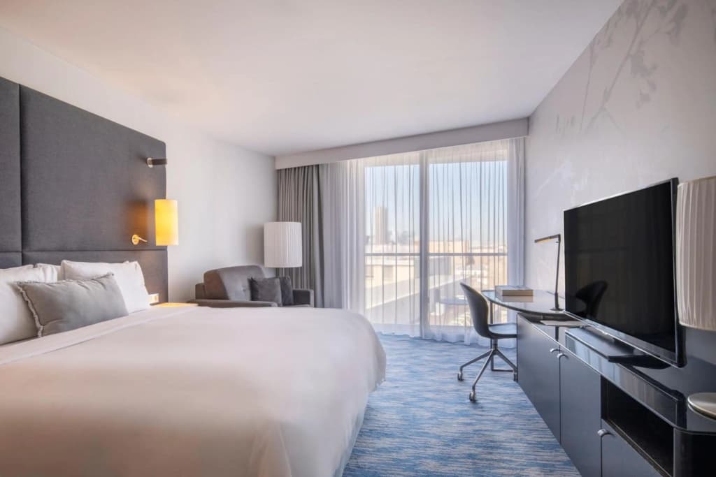 Renaissance Paris Arc de Triomphe Hotel - photo 23