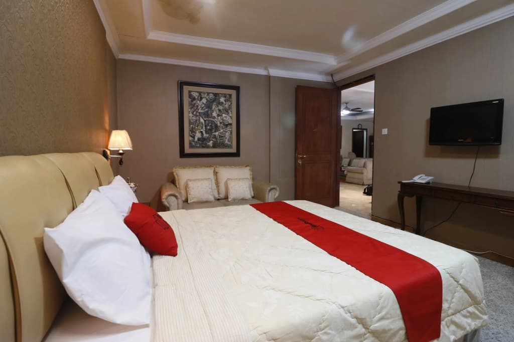 RedDoorz Plus @ Jalan Dharmawangsa - photo 16