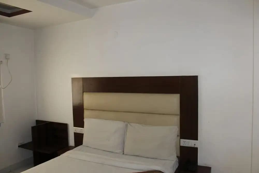 Hotel Opal Inn - photo 31
