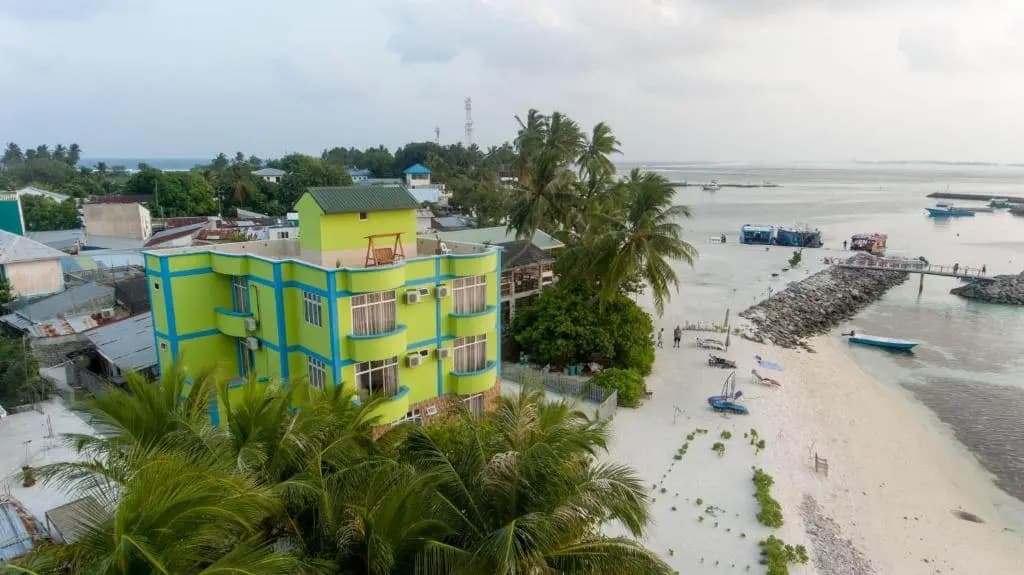 Iris Beach Residence - photo 10