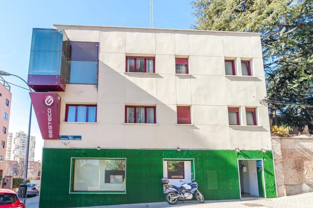 AYZ Javier Cabrini - Auto check-in property - photo 1