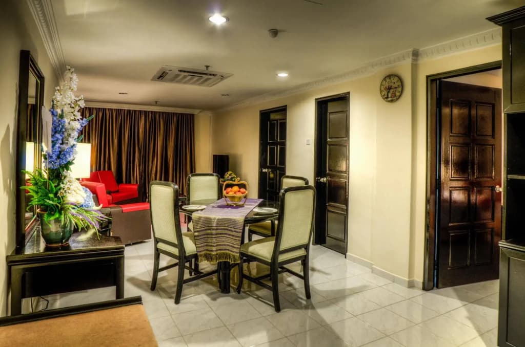 Leisure Cove Hotel & Apartments - photo 2