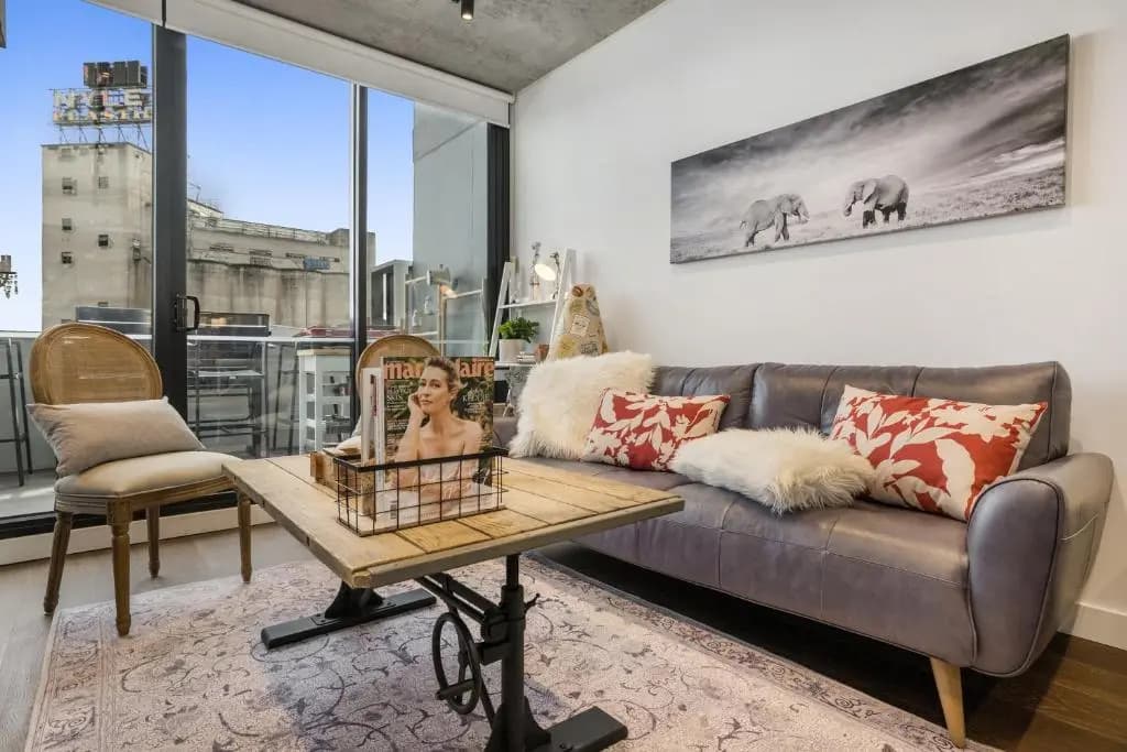 Luxury African themed apartment☆10min to MCG & Swan St☆On-site Parking☆Balcony☆Rooftop deck☆Gym☆ - photo 6