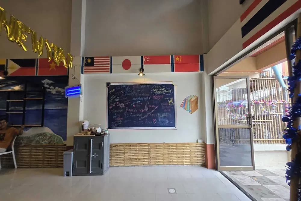 MT Friend Home & Hostel - photo 13