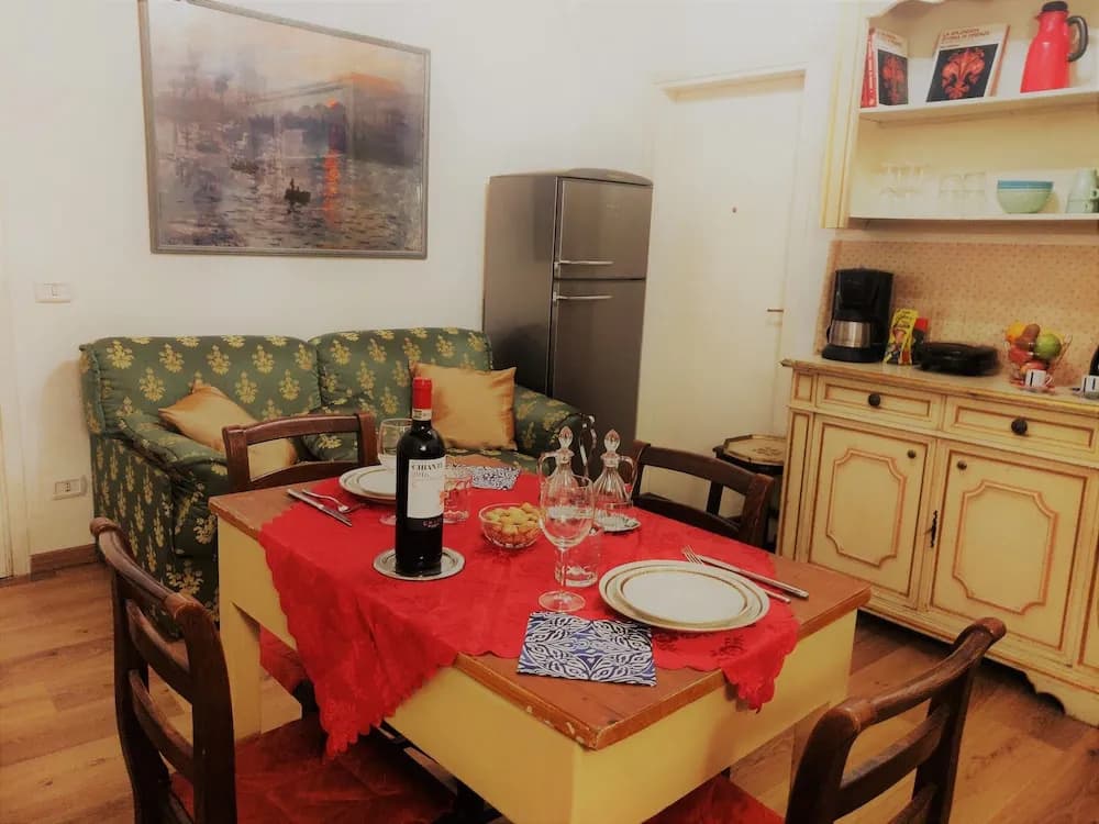 Golden Authentic Florentine Gem, Perfect Location - photo 13