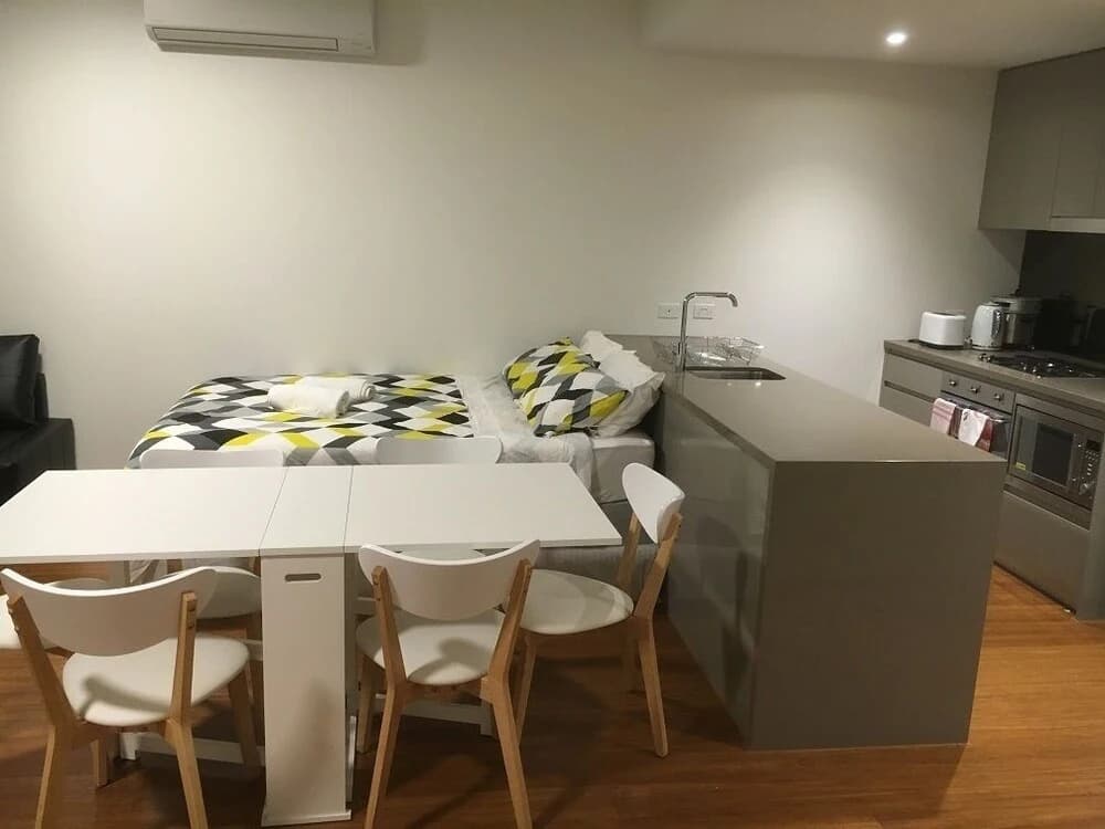 CBD Apartment in Perfect Location - photo 17
