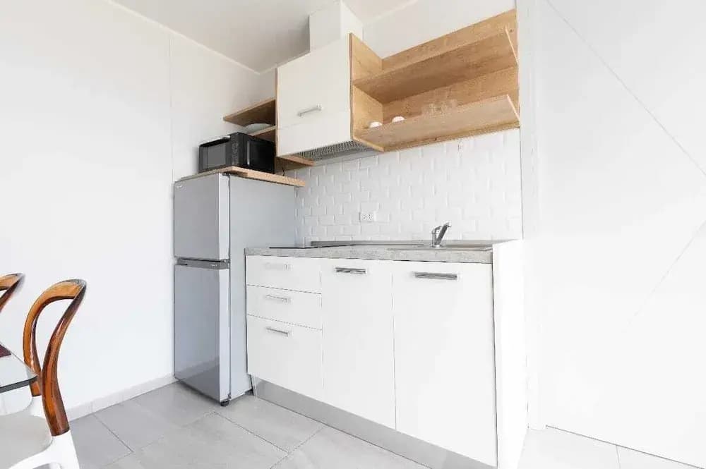 Sleek 2 Bed Apt T2-818 - photo 15