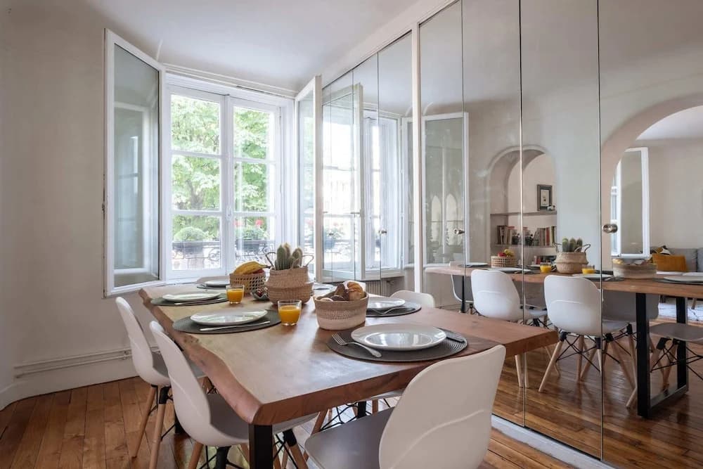 Classical-parisian Apartment on Canal Saint Martin - photo 3