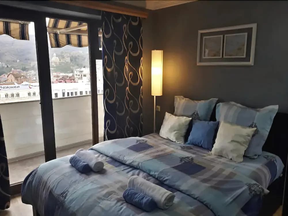 Avlabari City View Apartment - photo 4