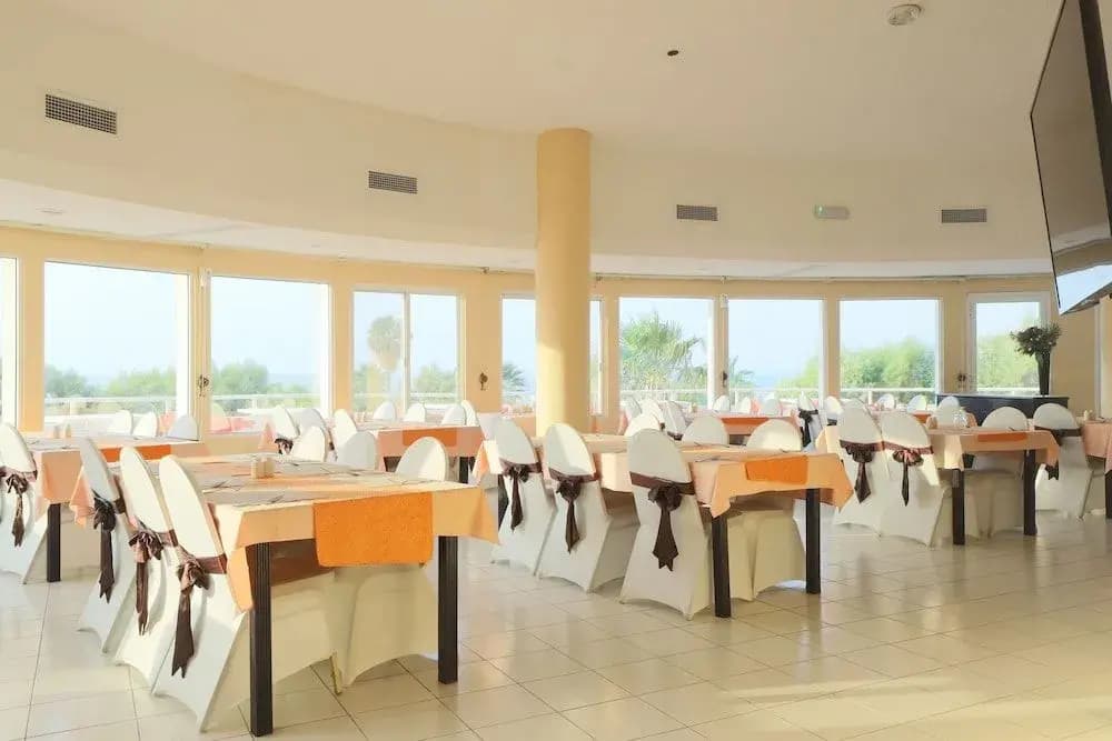 Holiday Beach Resort - photo 33