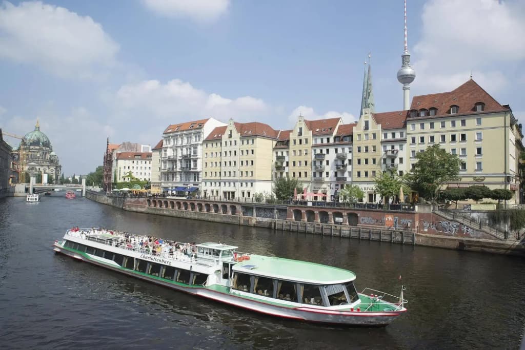 Hampton By Hilton Berlin City Centre Alexanderplatz - photo 21