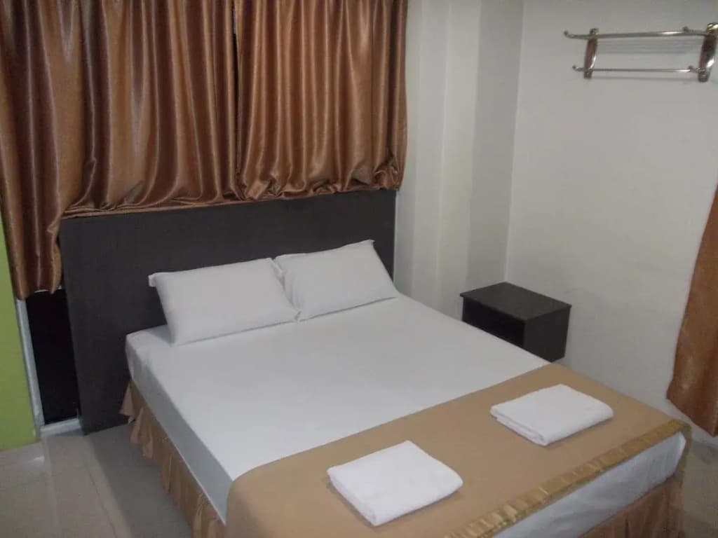 Newtown Star Hotel - photo 1